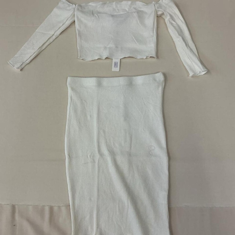 Brand new with tags O. Bianca‎ 2-piece set